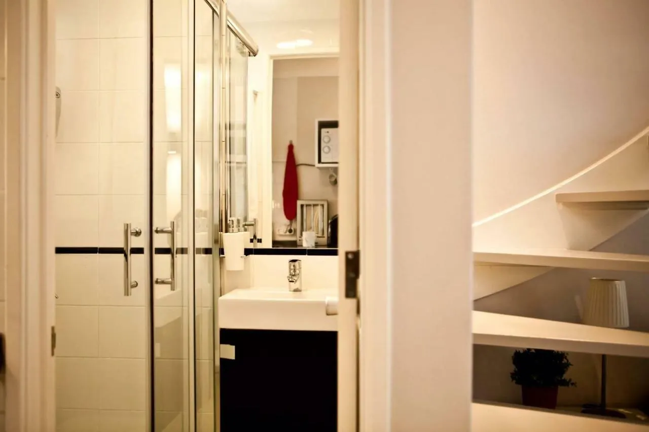 Bica Little House Hotel Lisbon 0*,  Portugal